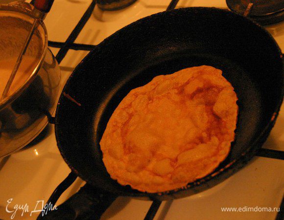 Обжаривать по 2 минуты с каждой стороны.