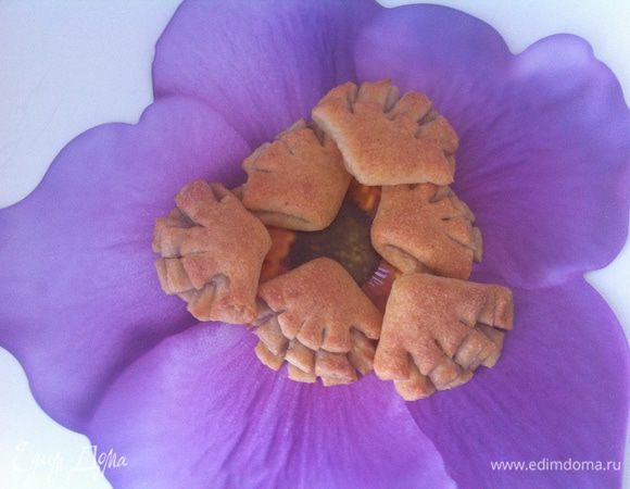 Выпекаем в заранее разогретой духовке до 180 градусов до золотистого цвета (где-то 20-30 мин). Приятного аппетита!