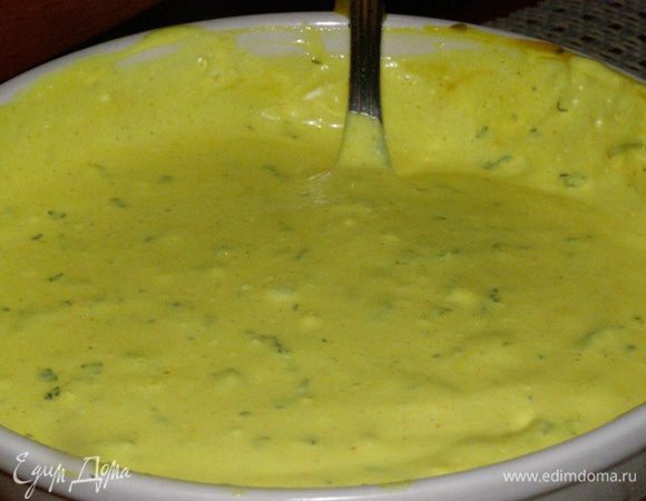 Добавим сметану, перемешаем. Крем готов