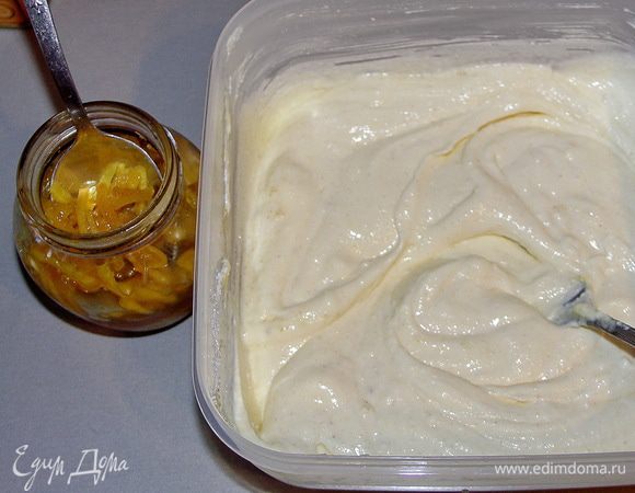 Добавить имбирный конфитюр и апельсиновую цедру.