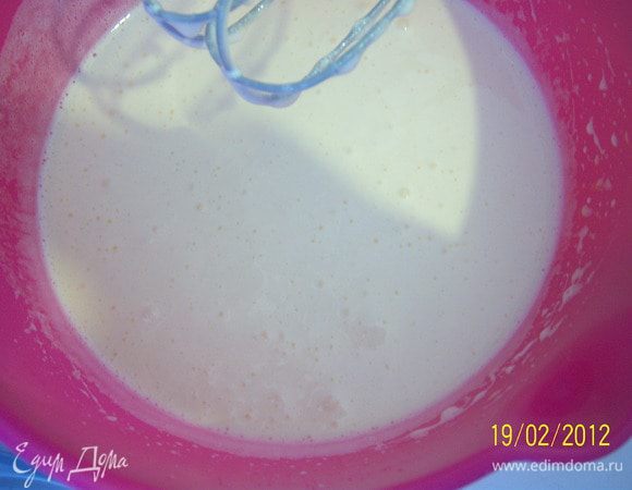 ...добавить сметану и соду