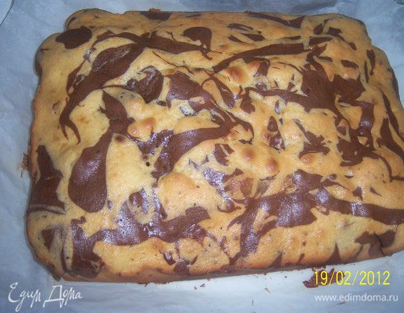 ...и выпекать в разогретой духовке при t180*C, готоность проверить деревяной шпажкой, а после дать остыть.