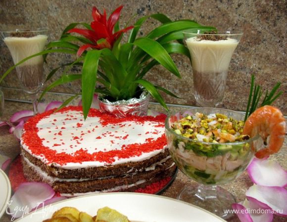 Торт"Идущий от сердца".
Берём 3 коржа бисквита шоколадного,вырезаем в форме сердца.
Для начинки: 500гр.мягкий творог 17%,взбиваю со сливками10%-60гр.,добавила 3 ложки клубничного сиропа.
Смазываем коржи клубничным сиропом и муссом из творога....
украсила кокосовой стружкой....убираем в холодильник на пару часов. 