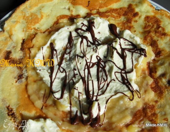 Растопив шоколад на водяной бане или в микроволновке, поливаем с помощью чайной ложечки нашу начинку шоколадом.