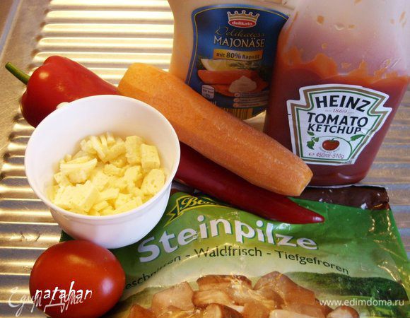 Приготовить все ингредиенты для начинки(у меня на фото почему-то нет лука).