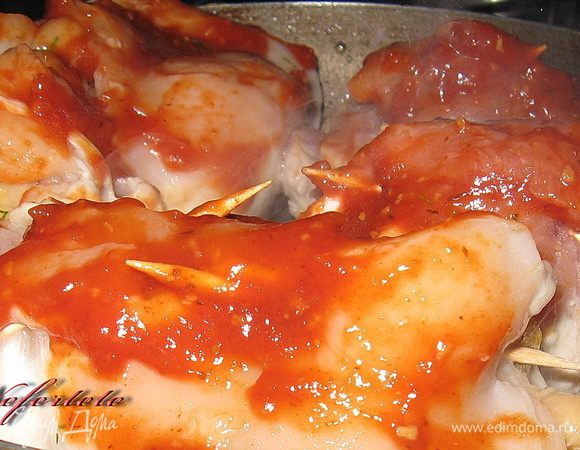 Добавить соус томатный, на фото соус "Балоньез" и ещё потушить под крышкой 5мин.