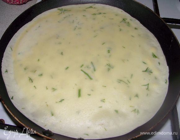 Выпекаем блины.