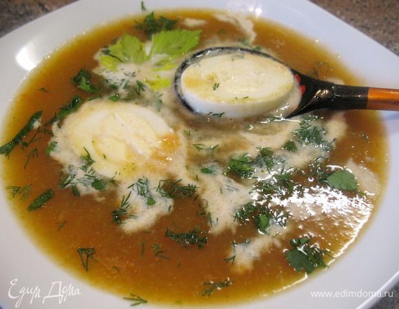 Остальные добавляем сваренное яйцо,свежую зелень,сливки...