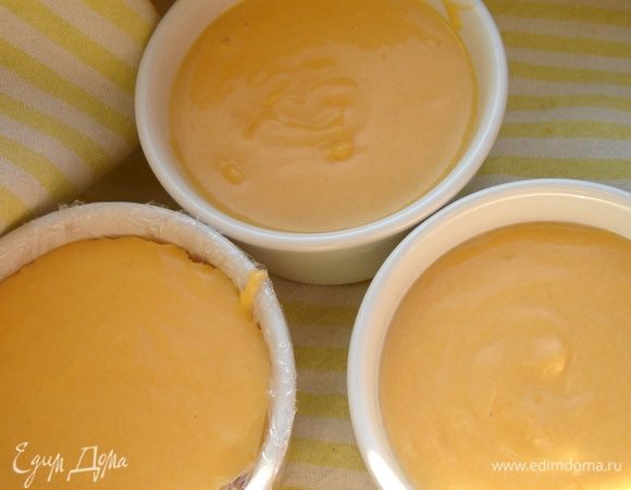 Выложить в жаропрочные формочки(125 мл х 6 шт.).