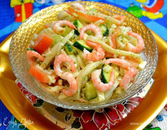 Ингредиенты на салат нарезаем,перемешать и заправить соусом.
Ммм....вкуснятина!!!)