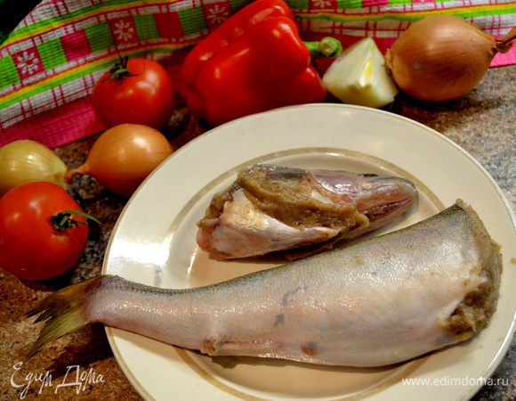 Филе рыбы,грибы(у меня белые),лук,специи для рыбы взбиваем блендером в фарш (или прокрутить в мясорубке).