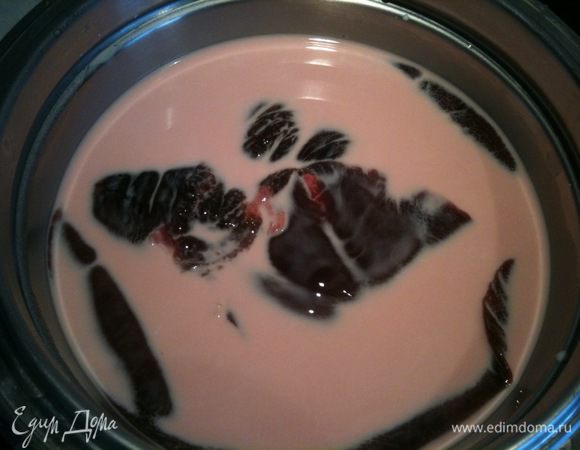 У меня была замороженая печень дикого кабана, для сочности я ее замочила на ночь в молоке...