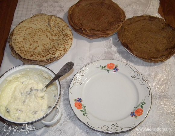 Вот масса достигла нужной консистенции,начинаем собирать торт.