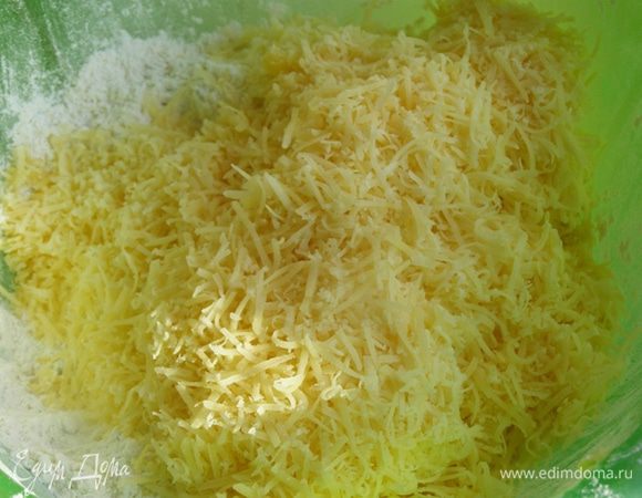 Добавим тертый сыр