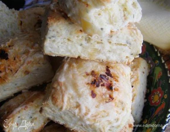 Выпекаем в предварительно разогретой духовке. Температура выпечки - 220 градусов, время выпечки - 15-20 минут