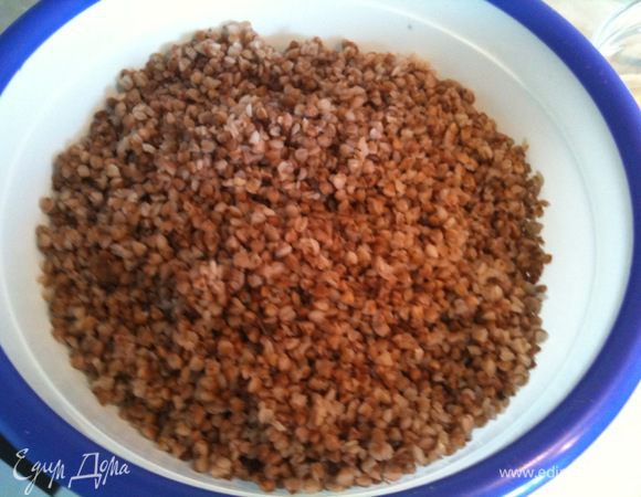 Сварить обычную гречневую кашу...