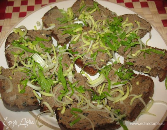 Очень нравится паштет на тёплом чёрном тостовом хлебе...