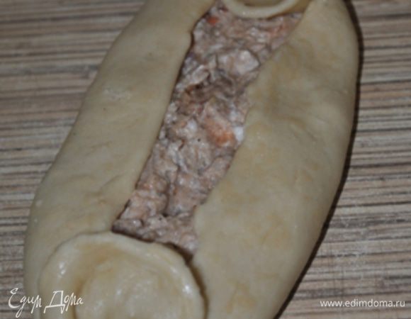 свободные уголки соединить и защипнуть. 