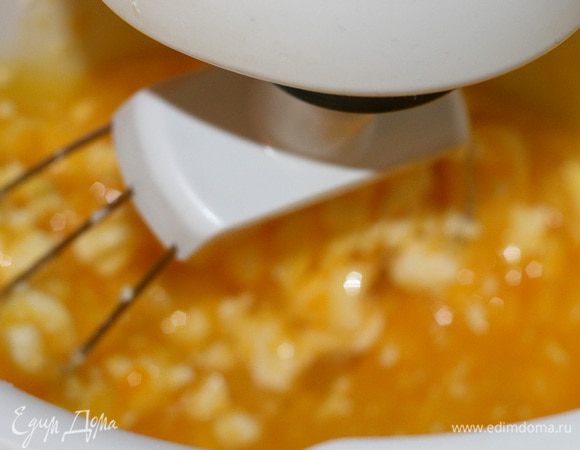 Добавить маргарин, перемешать