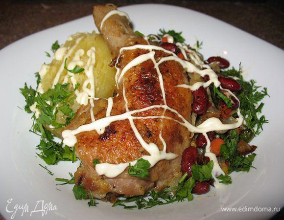 Пожарила ножки курицы и добавила овощную смесь,специи и готово!!!