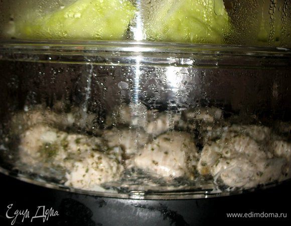 всё в пароварку на 40мин....
Я никогда в жизни не ела такую вкусную капусту!
Это просто песня!)