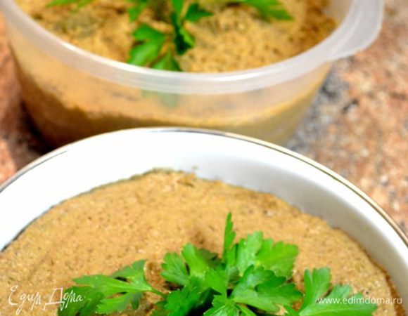 б)Берём вторую часть готовой печени с грибами и взбиваем блендером,добавляем слив.масло...Второй вариант паштета готов!
Готовый паштет убираем в холодильник.
