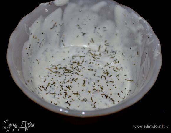 Сделать лимонный соус, все ингридиенты перемешать и посолить,поперчить.Отставить в сторону или вернуть в холодильник.