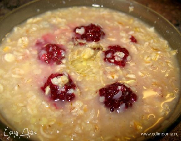 Каша 6 злаков,добавила ежевики...
Каша 6 злаков:
овсяные,пшённые,ячменные,ржаные,гречневые,пшеничные.
Добавила ежевики...подсолнечного масла,соль.