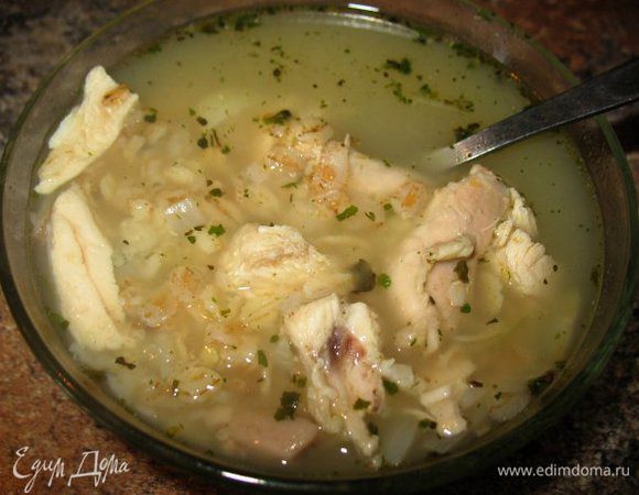 Варим курочку,бульон....разделываем её на кусочки..
добавляем соль, обжаренный до золотистого цвета лук и травки..
добавила каши 6 злаков(овс.,пшен.,ячмен.,ржан.,гречн.,пшён..!!!)
Лёгенько и вкусно!!!!
Можно просто овсянку добавить..