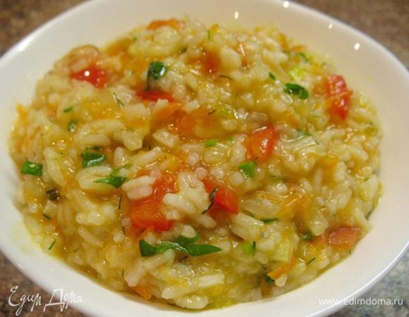 Ризотто-постное....
рис крахмалистый варим с постоянным добавлением кипятка...
,помидор,перец красный болг.,морковка,лук,чеснок-обжариваю на сковородке,а затем добавляю в готовый рис и перемешиваю...в конце добавить зелень.