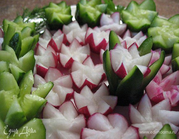 Любой стол приятно украсит такая полянка)