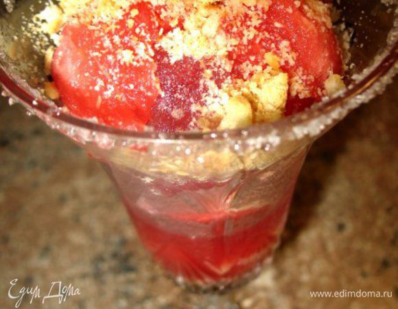 Арбуз,лёд с чёрной смородой,печенье-крошка.