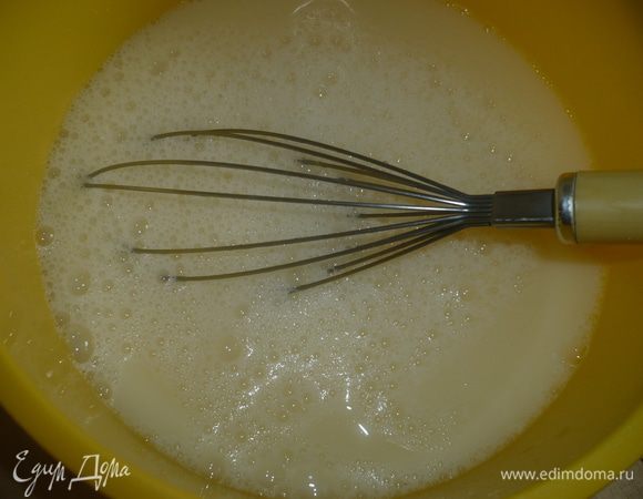 добавить соль, воду и соду