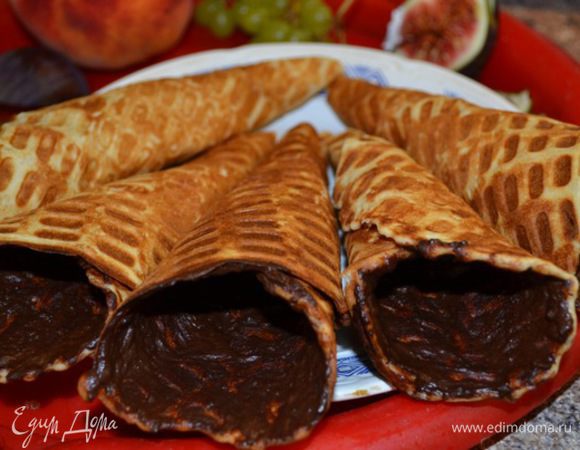 Покрываю шоколадной глазурью.