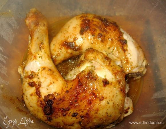 Курица практически готова,а сколько сока....
