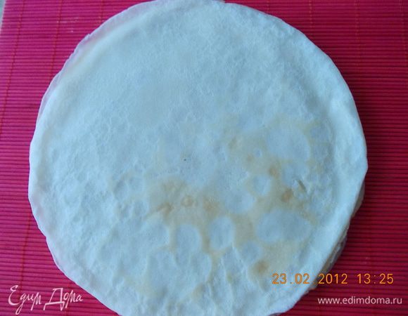 смешиваем ингредиенты для блинов и печем 10 блинов (если побольше получится не страшно, не пропадут)