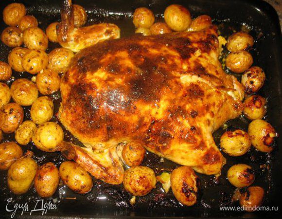 разогрела духовку,поставила курицу где то на 1час при темпер.180-200гр.,периодически полевая маслом....