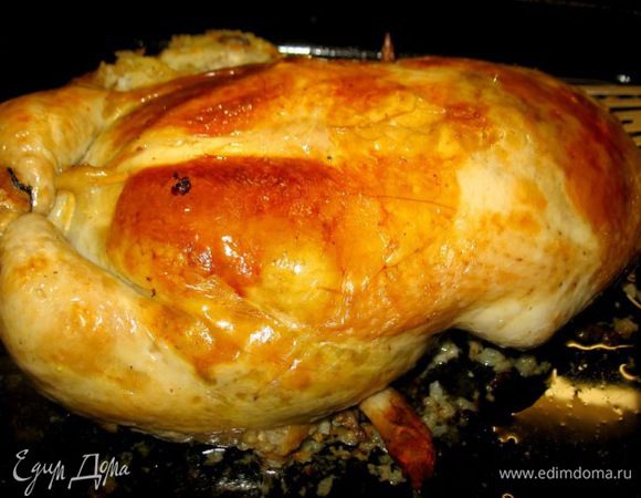 подрумянилась красотка...
смазываю её сметаной сверху и опять в духовку....
Я включаю обдув в духовке...
На приготовление у меня ушёл 1час 15мин.