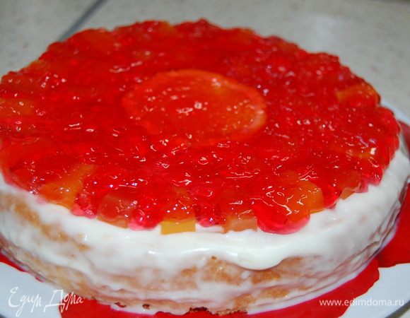 Желе приготовить по инструкции, написанной на упаковке. Дать немного остыть (чтоб не совсем горячее было) и вылить сверху на торт...