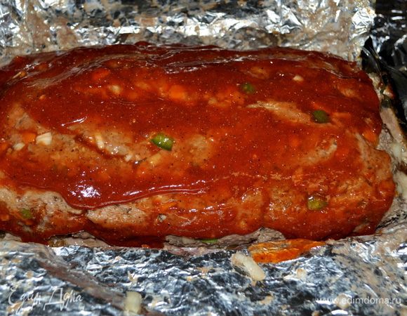 Открыть фольгу и смазать смесью сверху и дать еще постоять в духовке 30мин.при той же тем-ре.Не прикрывать.Подавать с любимым гарниром, разрезав буханочку на порции.