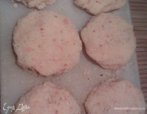 Затем придать форму кружков, высотой 1.5-2 см