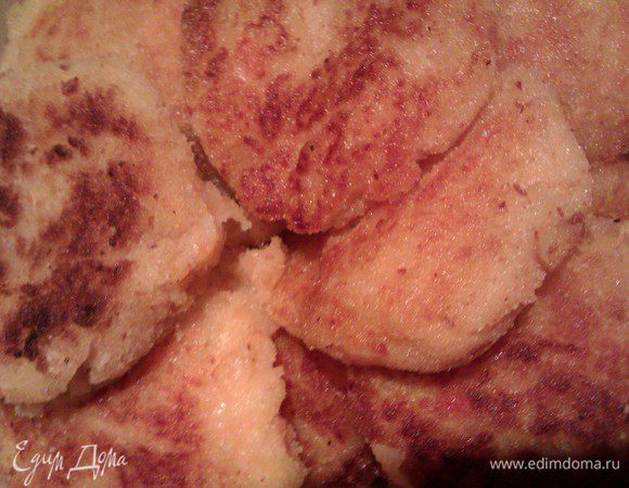 Жарятся они быстро, ведь по сути они уже готовые. Кстати, их можно заморозить , а обжаривать на следующий день.