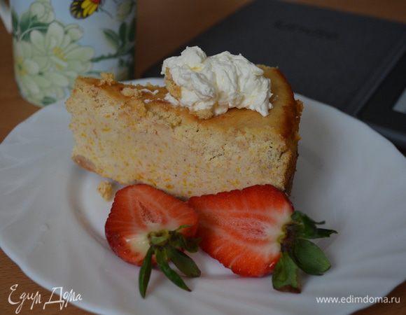 Вынуть чиз из духовки и остудить при комнатной температуре. Затем поместить в морозилку на ночь. Перед подачей поставить  в холодильник на 2-4 часа. Нарезать, украсить сливками и слушать как он говорит с тобой:) Хотя, я предпочитаю чашечку горячего чая\кофе и книжку в собеседники:))