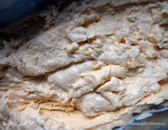 Я замораживал 4,5 часа - мороженое молучилось мягкое (если дольше замораживать, будет "крепче", думаю), нежное, с характерным сливочным послевкусием. Правда очень сладкое и тает быстро. Но съедается намного быстрее:)) 