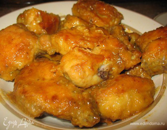 Подала с курочкой.
Отбила грудку...специи,яйцо,чуть майонеза и пропитала..Обваляла в муке и на сковородку..Минут за 10 до конца водички потушить добавила...