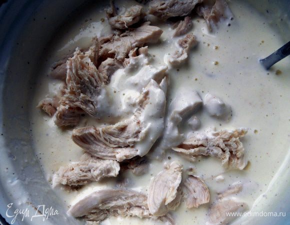 Соединить филе и соус, рамешать. 