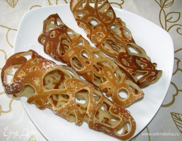 Таким методом выпекаем все блинчики, их получится довольно много, в зависимости от диаметра сковородки. Эти кружевные творенья можно кушать просто с маслом или с джемом, медом, вареньем.. С чем бы вы их не подали, они в любом случае вызовут интерес и восторг ваших гостей. Приятного аппетита!