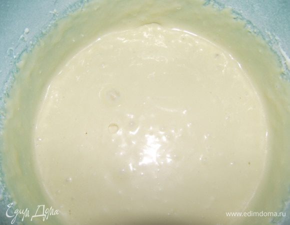 ...муку и разрыхлитель. Вымешиваем до однородности.