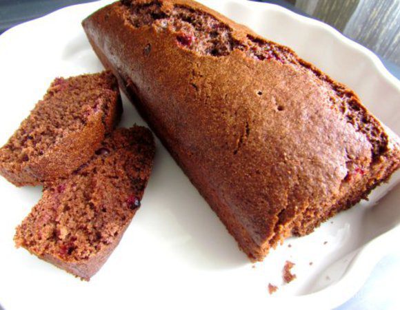 Выпекать около часа при 180°C. Проверить на сухую палочку. Нарезать после полного остывания. Готовый манник можно посыпать сахарной пудрой. Сверху получается очень аппетитная хрустящая корочка. 