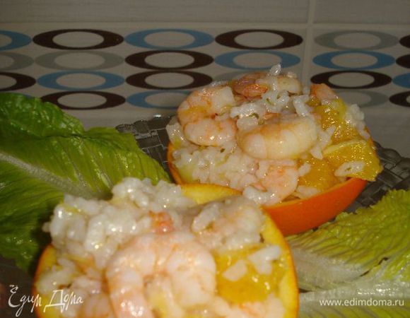 начиняем наши корзиночки и легкий салатик готов!
